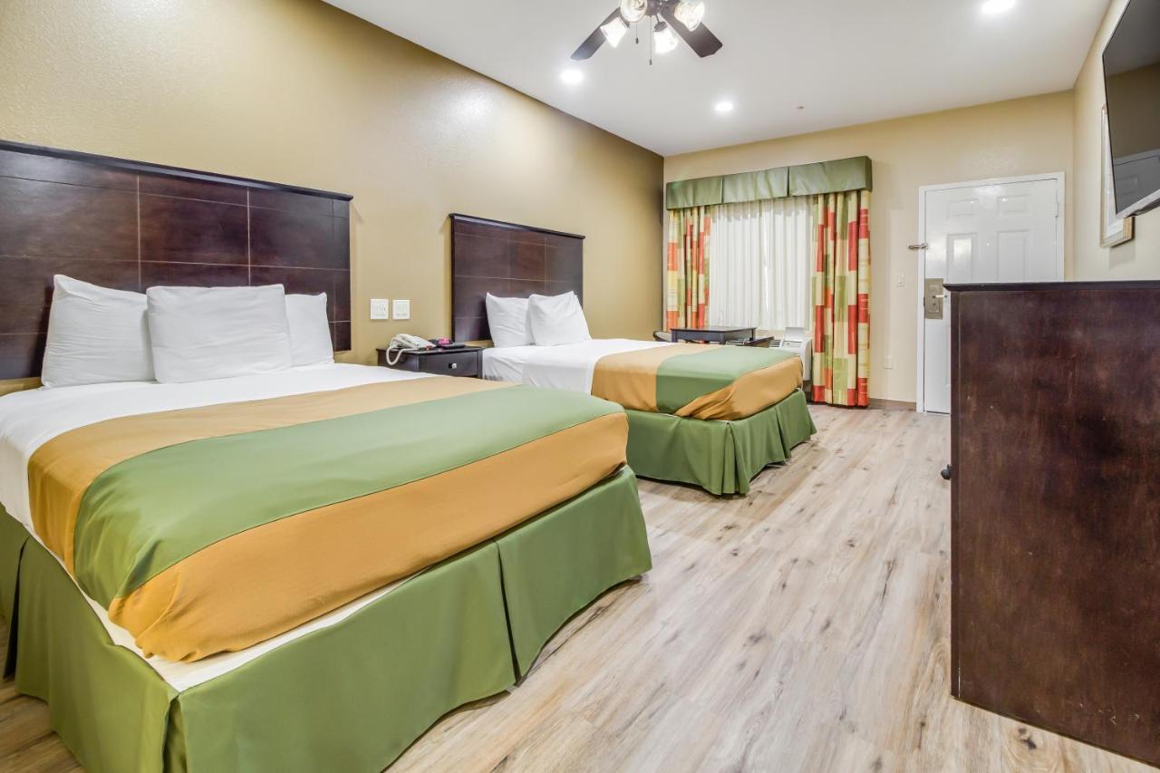 Americas Best Value Inn & Suites Tomball Exterior photo