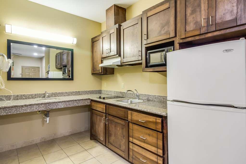 Americas Best Value Inn & Suites Tomball Room photo