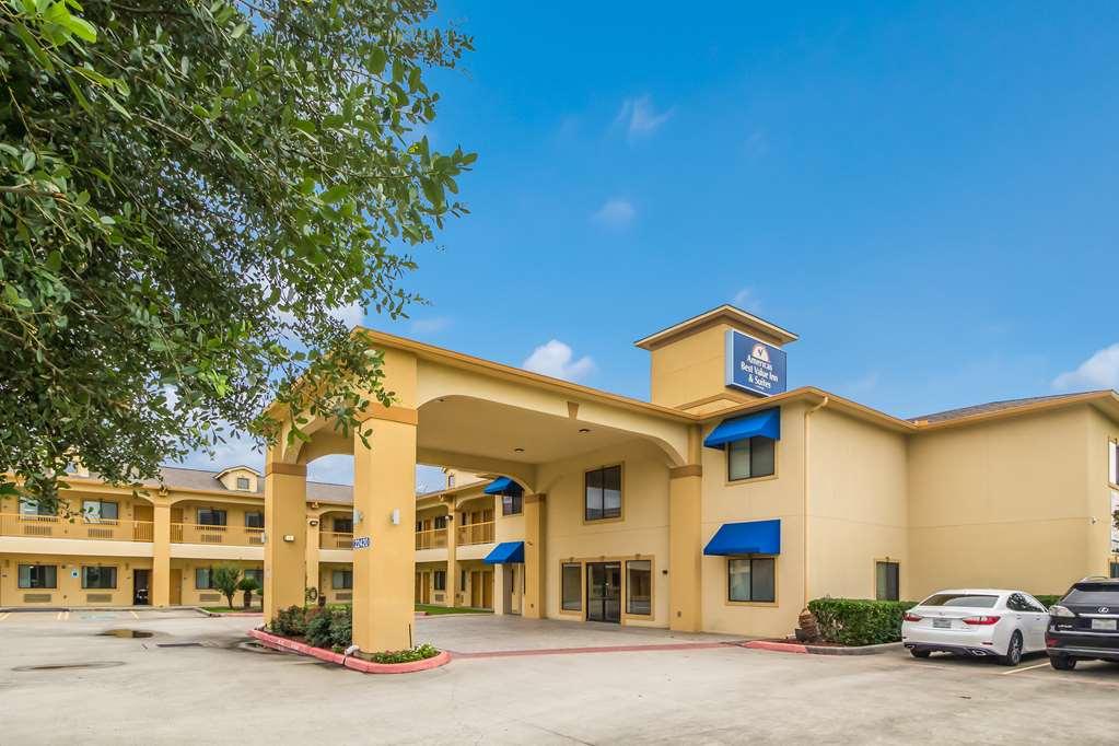 Americas Best Value Inn & Suites Tomball Exterior photo