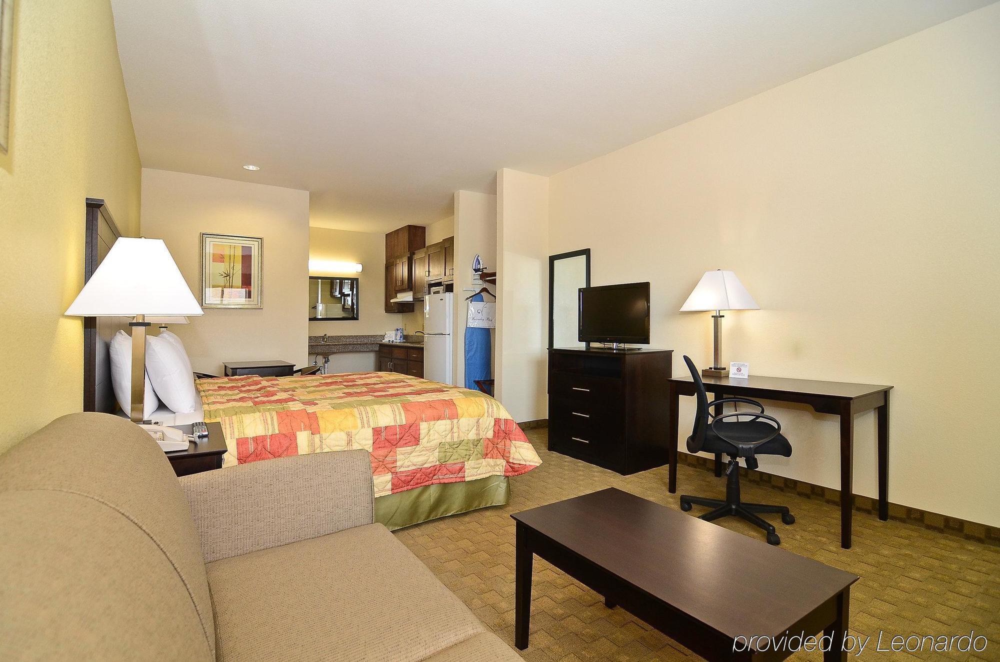 Americas Best Value Inn & Suites Tomball Room photo